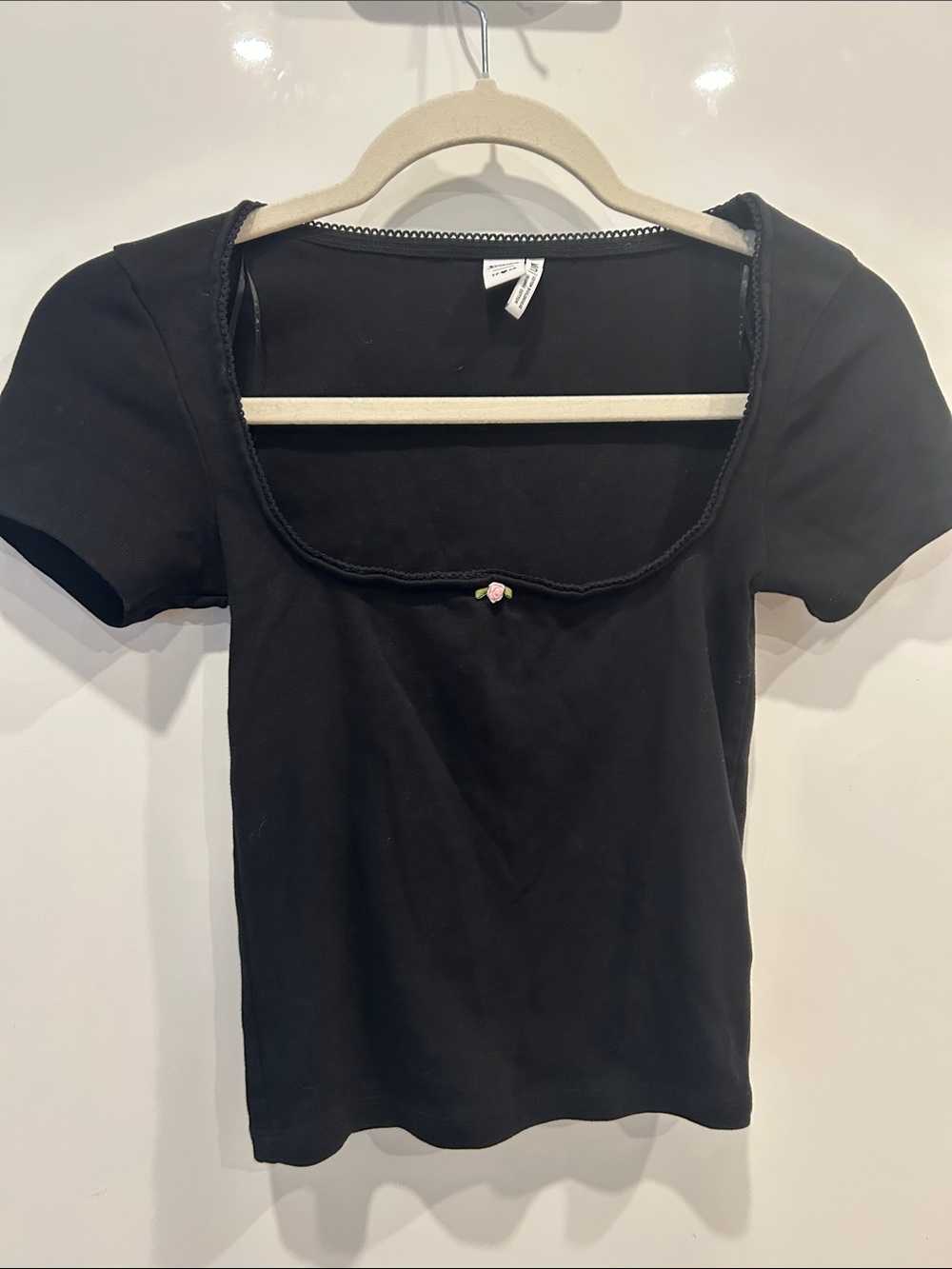 Twik Par Simon’s Women’s Black Short Sleeve Square Neck Top with Rose Accent